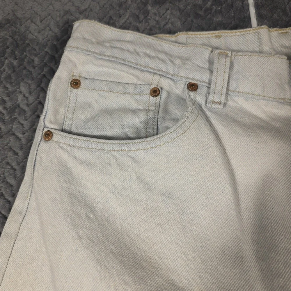 Levis perfectly broken